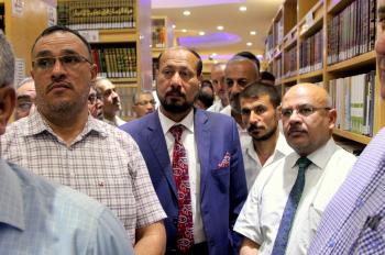 تربوي وتدريسي مدينة الكوت مركز محافظة واسط في رحاب مكتبة الروضة الحيدرية 