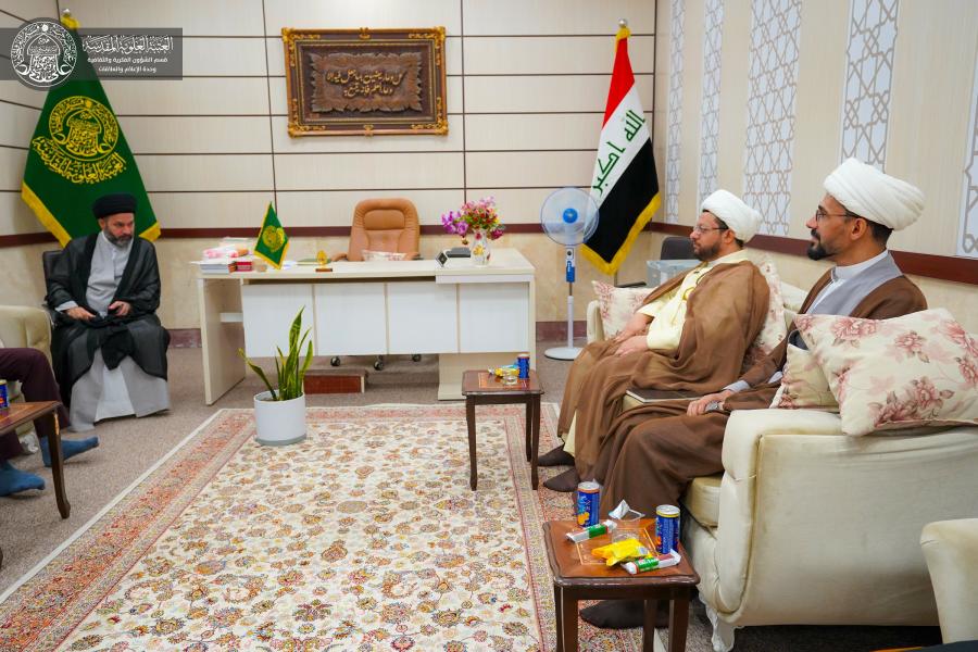 نخبة من المشرفين التربويين يزورون مكتبة الروضة الحيدرية المطهرة